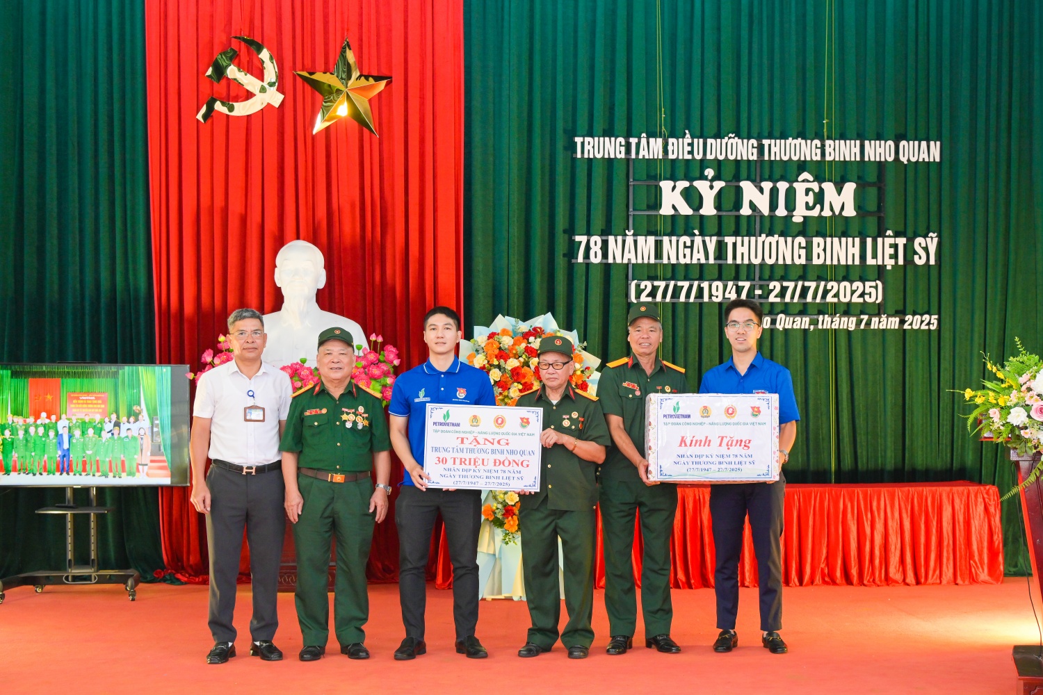Đoàn Thanh niên Petrovietnam thăm và tặng quà các thương, bệnh binh tại Ninh Bình