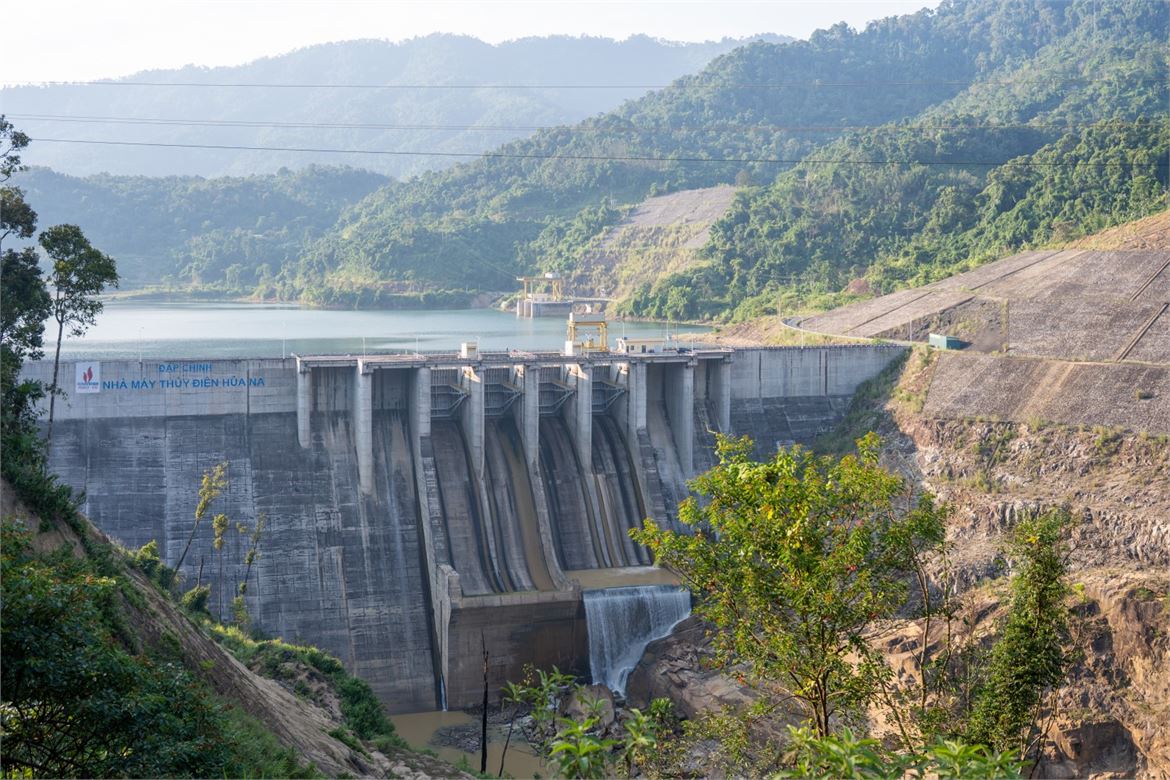 Trở lại Hủa Na