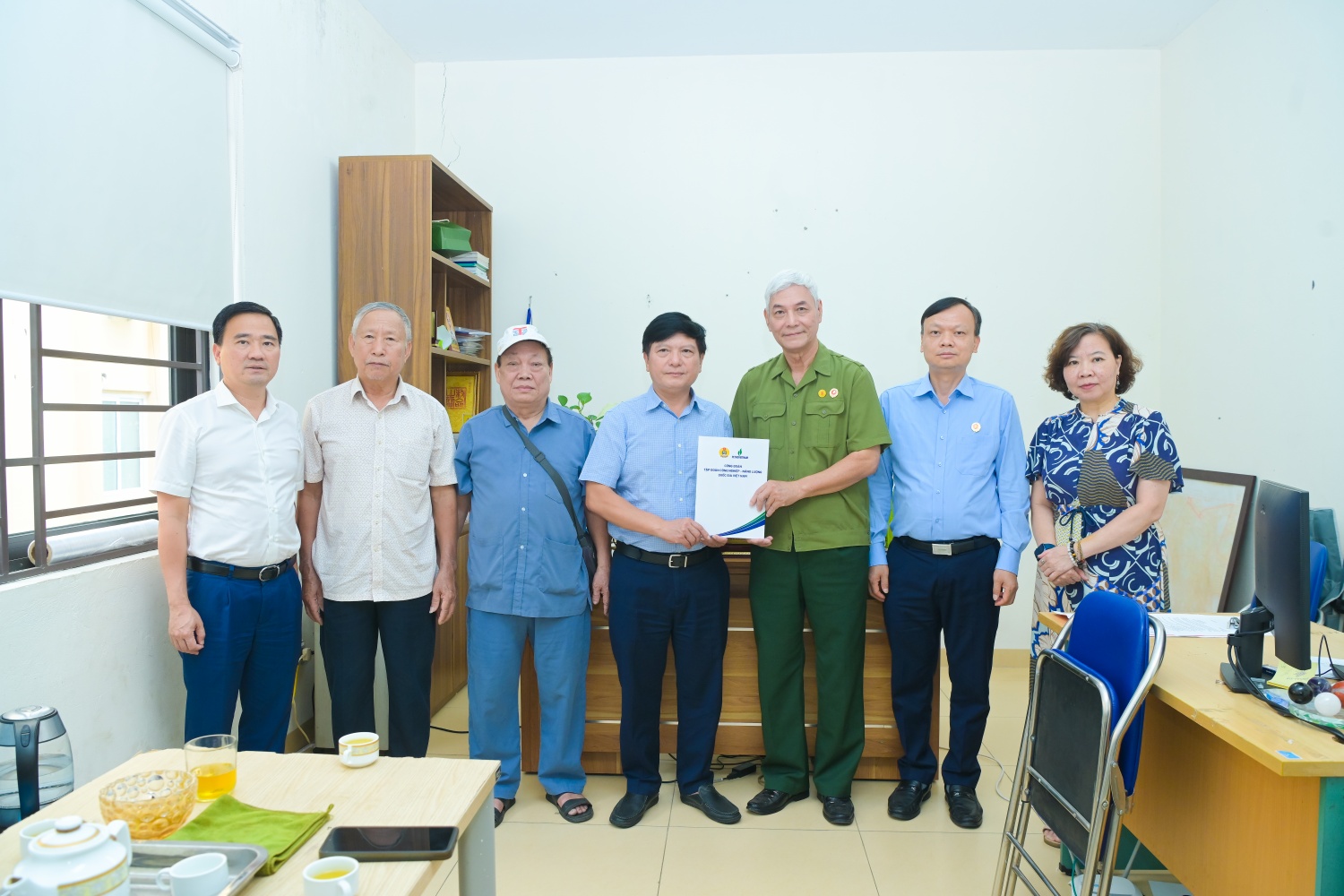 Petrovietnam thăm hỏi, động viên thương binh, nạn nhân chất độc da cam tại Hà Nội