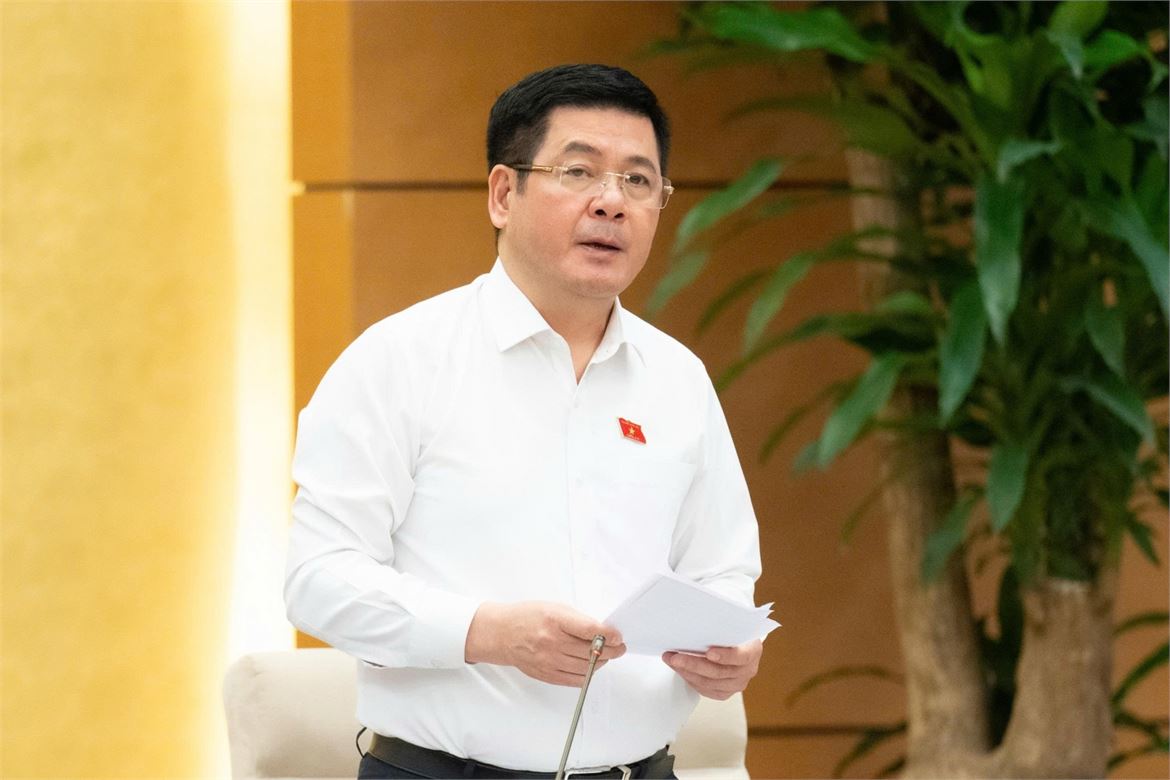 UBTVQH thống nhất trình Quốc hội xem xét, biểu quyết thông qua dự thảo Luật Dầu khí (sửa đổi)