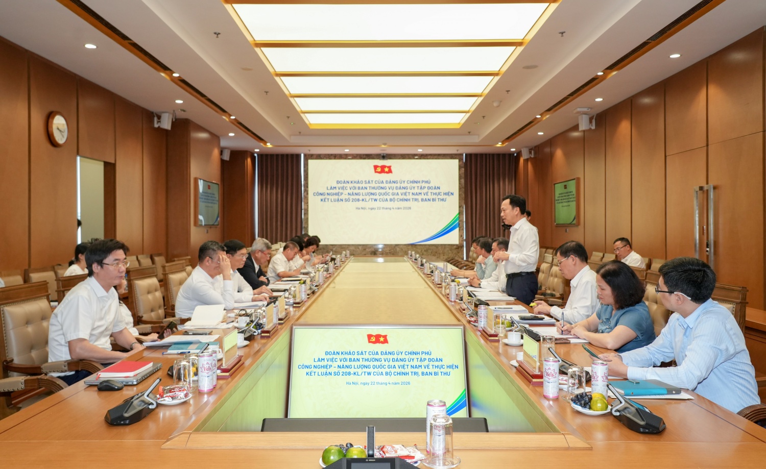 Đoàn khảo sát Đảng ủy Chính phủ làm việc với Đảng bộ Petrovietnam về triển khai Kết luận số 208-KL/TW