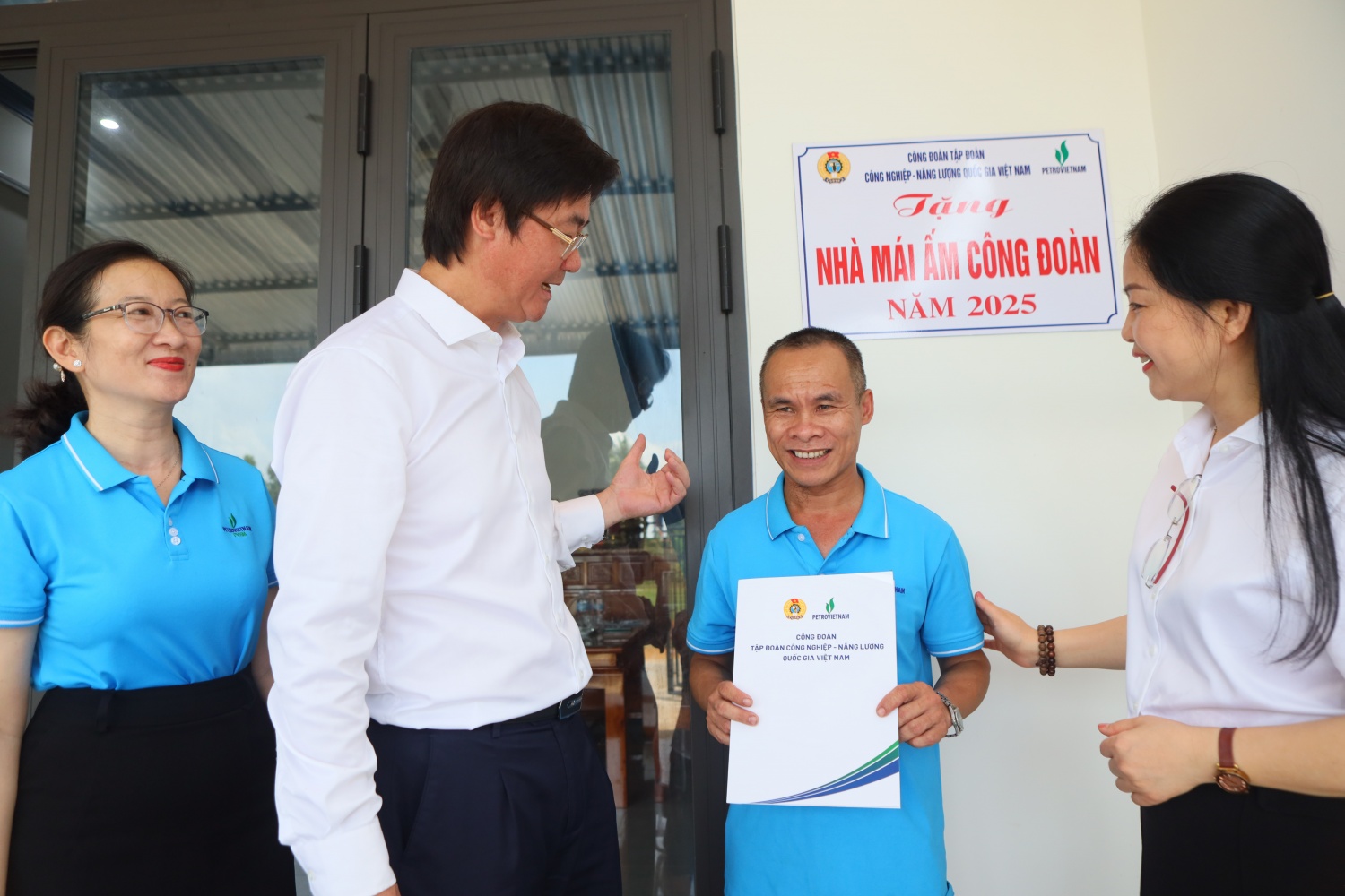 Công đoàn Petrovietnam trao “Mái ấm Công đoàn”, lan tỏa tinh thần sẻ chia đến người lao động tại miền Trung