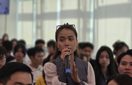 Cựu sinh viên xúc động ngày trở về: “Thắp Sáng Niềm Tin là một phần thanh xuân của tôi”