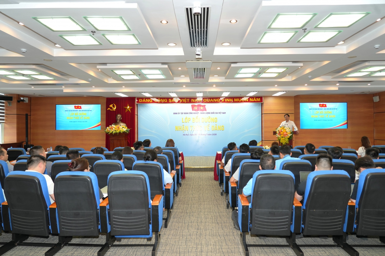Petrovietnam khai giảng lớp Bồi dưỡng nhận thức về Đảng khu vực Hà Nội năm 2026