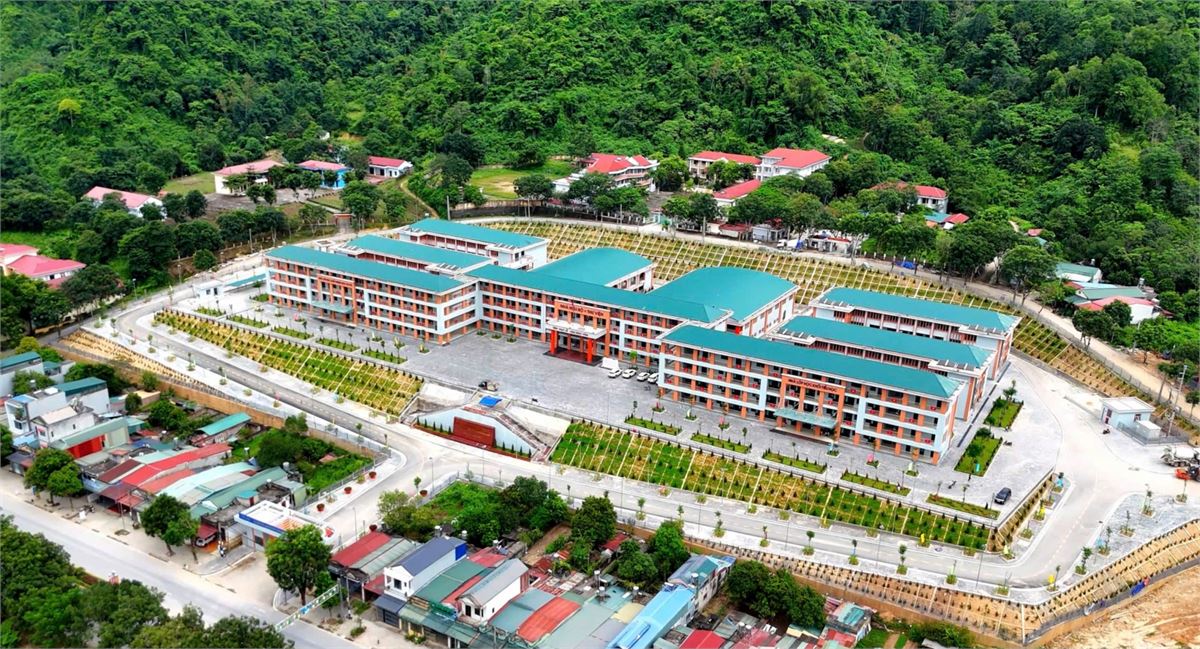 Ngôi trường hiện đại và “giấc mơ có thật” nơi biên cương