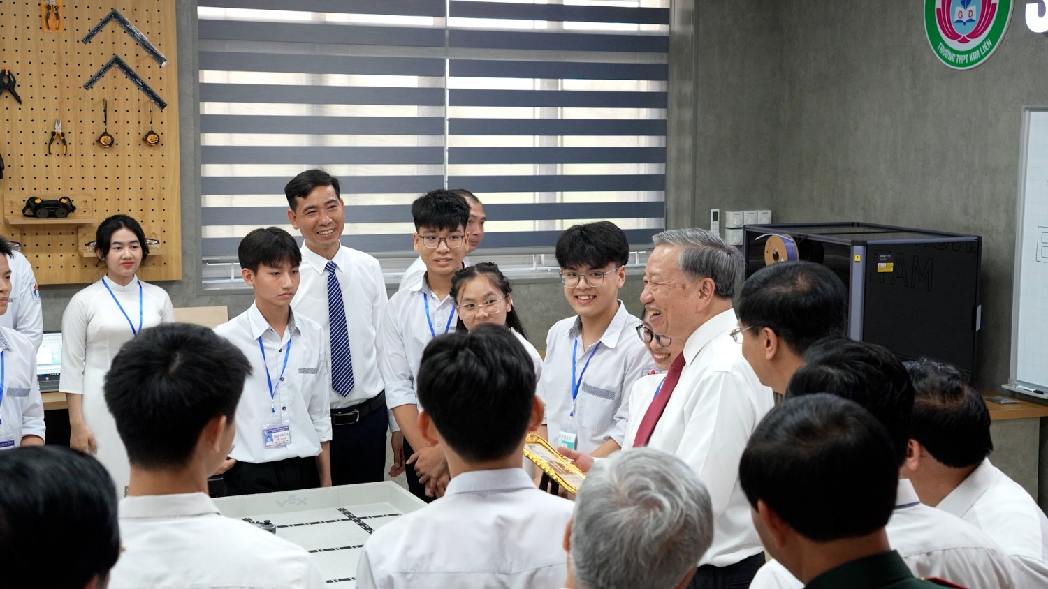 “STEM Innovation Petrovietnam”: Từ trang sách đến thực hành sáng tạo
