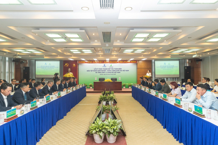 Petrovietnam ký kết hợp tác toàn diện với VIMC