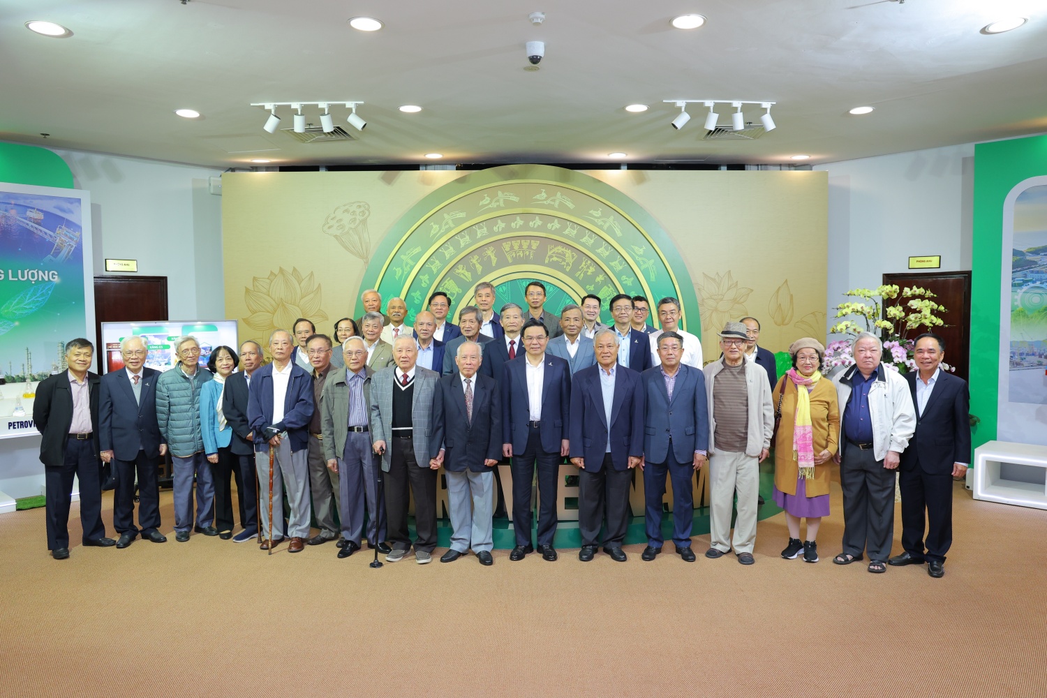 Nhìn lại chặng đường đầy vinh quang và tự hào