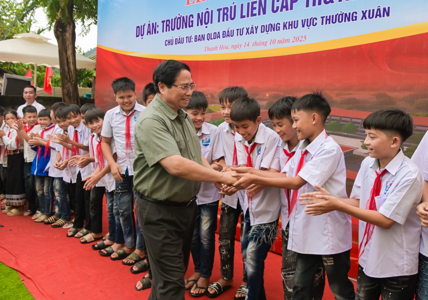 [Chùm ảnh] Thủ tướng Phạm Minh Chính dự lễ khởi công Trường nội trú liên cấp Bát Mọt, tỉnh Thanh Hoá