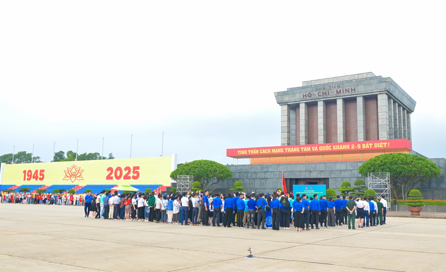 Petrovietnam tổ chức Lễ báo công dâng Bác, tuyên dương các học sinh đạt thành tích cao