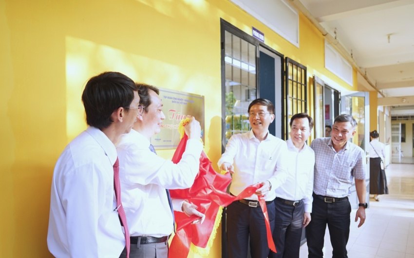 Khánh thành phòng STEM Innovation Petrovietnam tại Trường THPT Thống Nhất A (Đồng Nai) Ươm mầm tư duy khoa học và năng lực nghiên cứu cho học sinh ngay từ bậc phổ thông