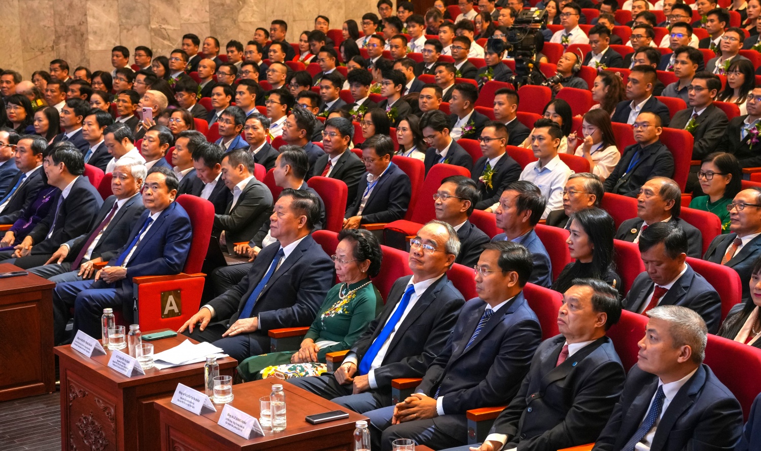 Lễ trao giải Nhân tài Đất Việt 2025 – Tôn vinh trí tuệ, khơi nguồn sáng tạo