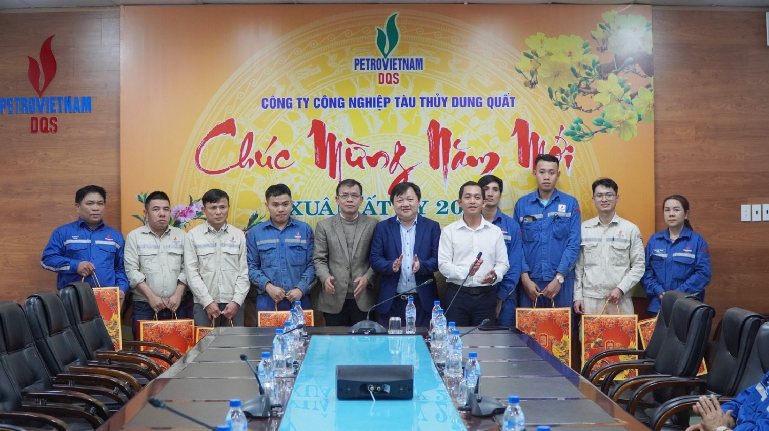 Đoàn Thanh niên Petrovietnam tặng quà Tết cho đoàn viên, người lao động có hoàn cảnh khó khăn tại DQS