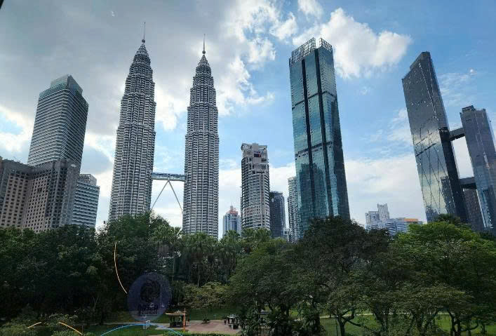 Từ tháp đôi Petronas Malaysia nghĩ về quốc huy năng lượng Việt Nam Bài 1: Khi doanh nghiệp nhà nước vươn mình