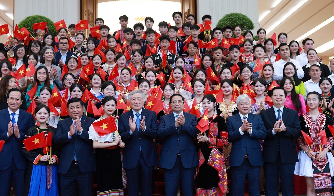 Petrovietnam nhận Bằng khen của Thủ tướng trong phong trào thi đua xóa nhà tạm, nhà dột nát
