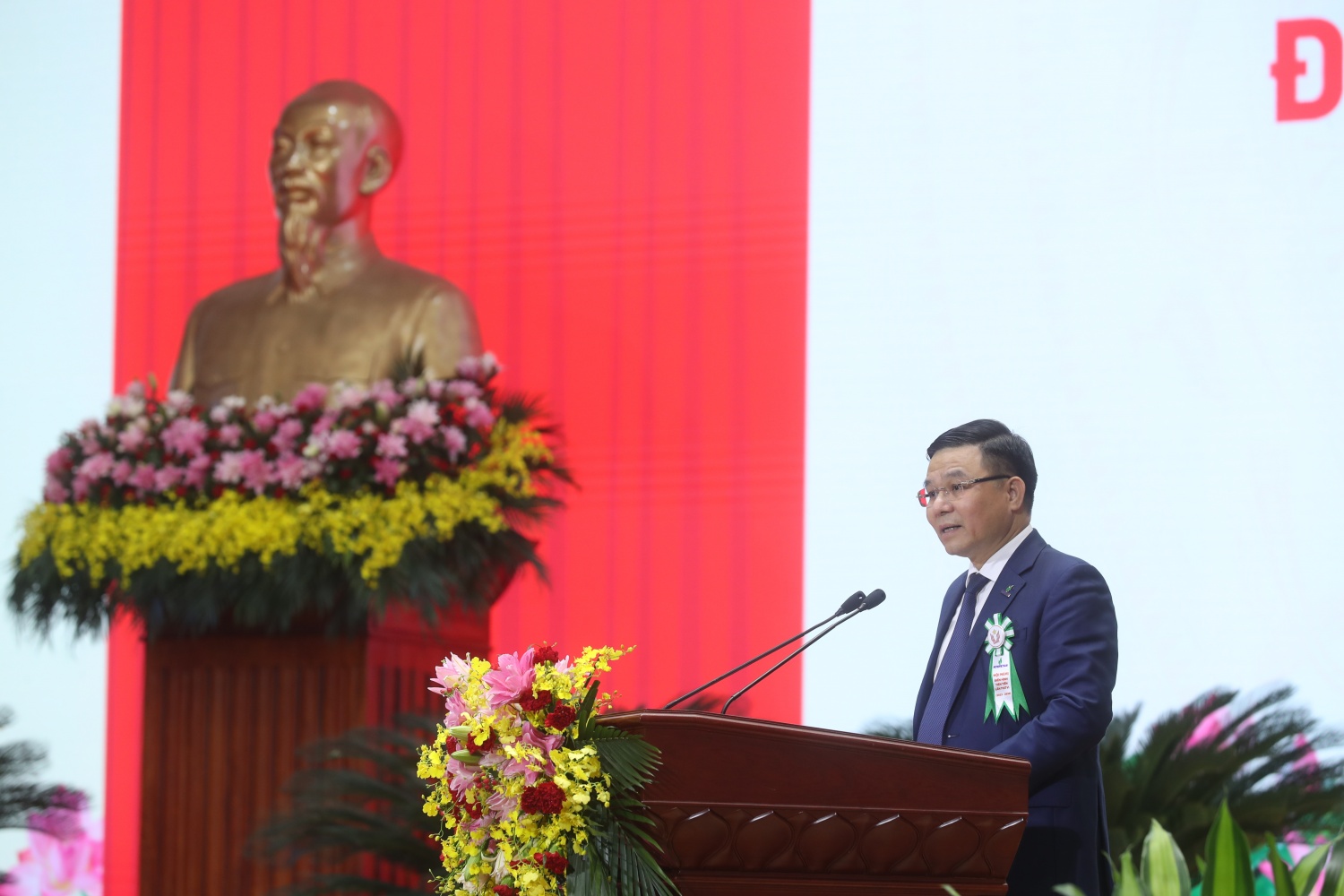 Chủ tịch HĐTV Petrovietnam Lê Mạnh Hùng kêu gọi toàn thể NLĐ ra sức thi đua hoàn thành thắng lợi các mục tiêu giai đoạn 2025-2030