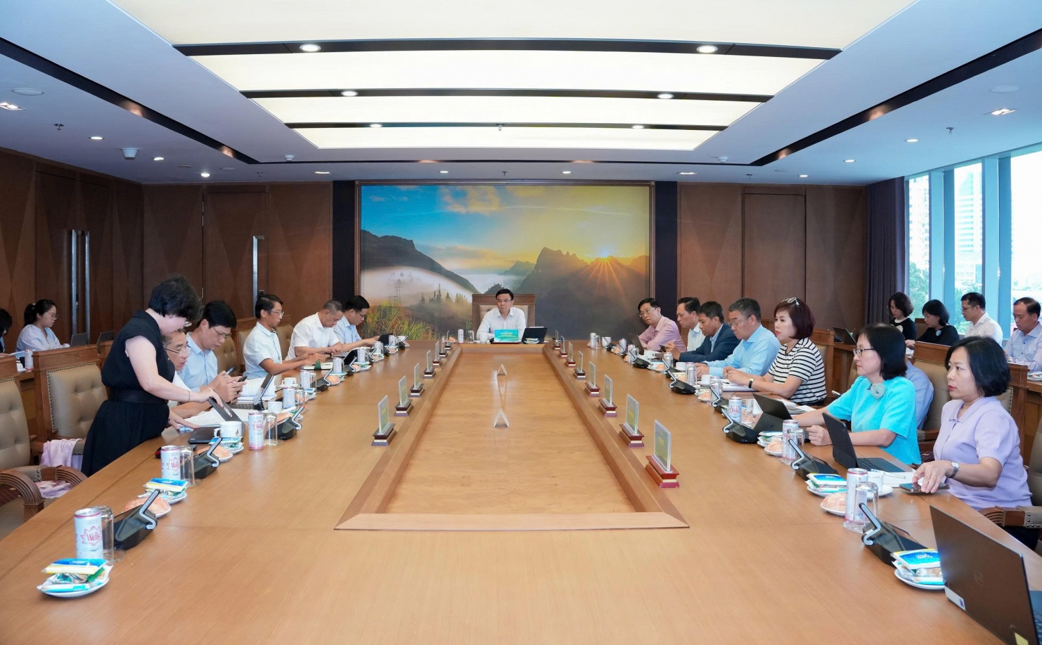 Petrovietnam tăng tốc sản phẩm mới, mở rộng thị trường quốc tế, quyết tâm hoàn thành kế hoạch năm 2025