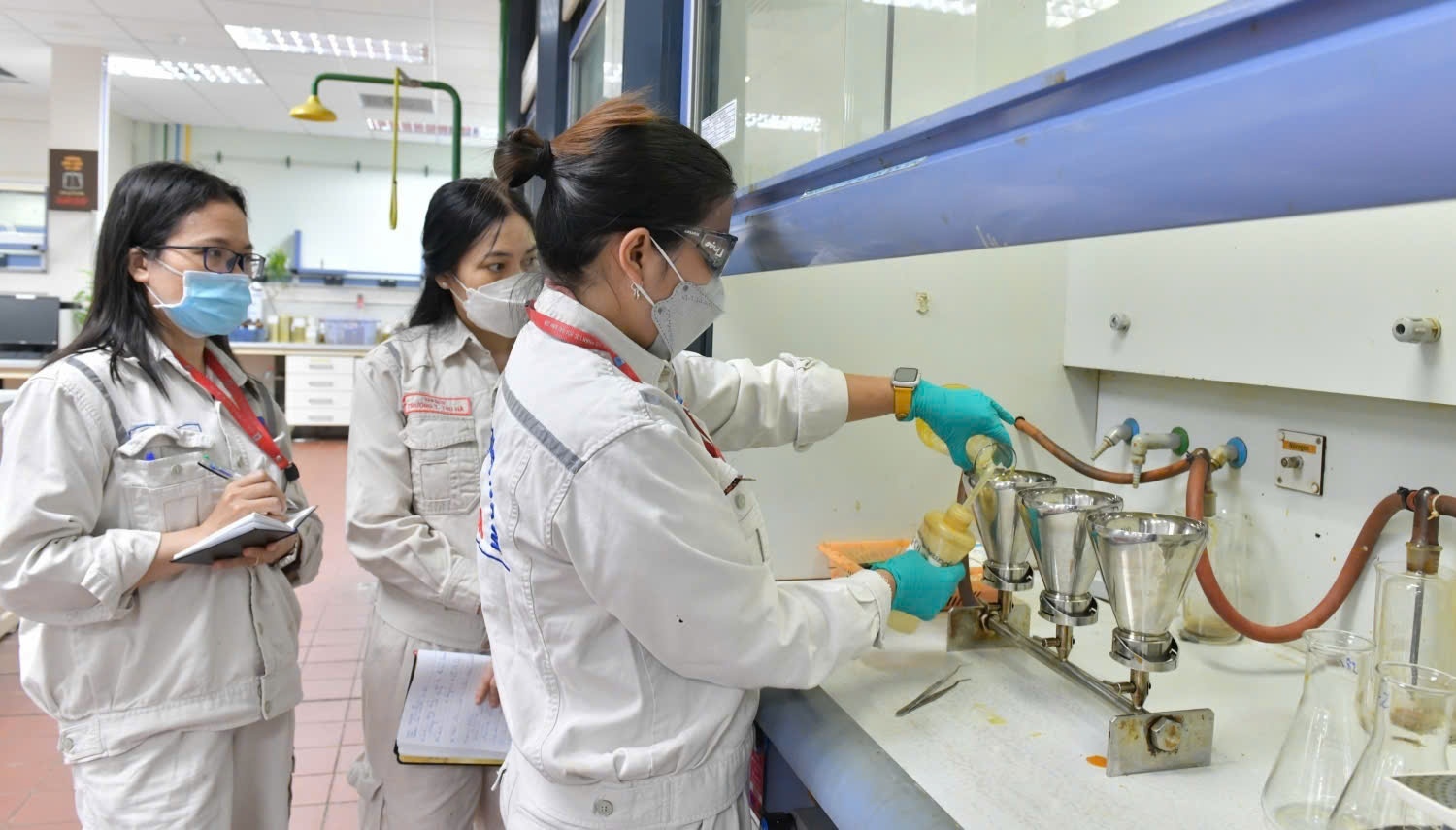 Phụ nữ Petrovietnam: Dấn ấn bản lĩnh, tiên phong trong hành trình phát triển ngành Công nghiệp - Năng lượng Quốc gia