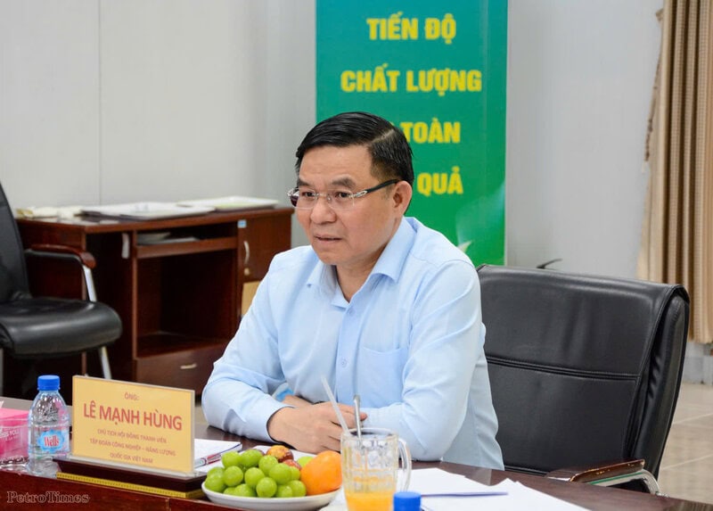 Công đoàn Petrovietnam triển khai phát động thi đua với 8 mốc tiến độ, quyết tâm hoàn thành Dự án NMNĐ Long Phú 1