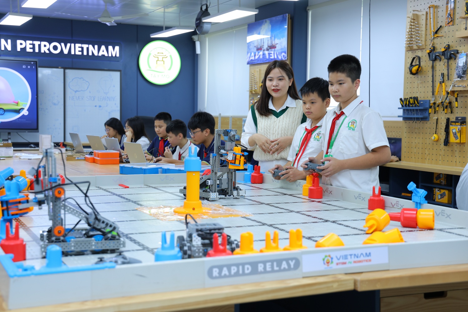 Petrovietnam đồng hành cùng Phú Thọ mở đường cho giáo dục STEM phát triển mạnh mẽ