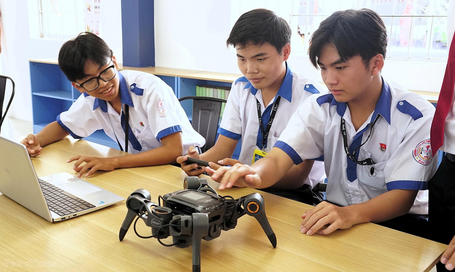 Petrovietnam khánh thành phòng thực hành giáo dục STEM Trường THPT Võ Văn Kiệt (Cà Mau)